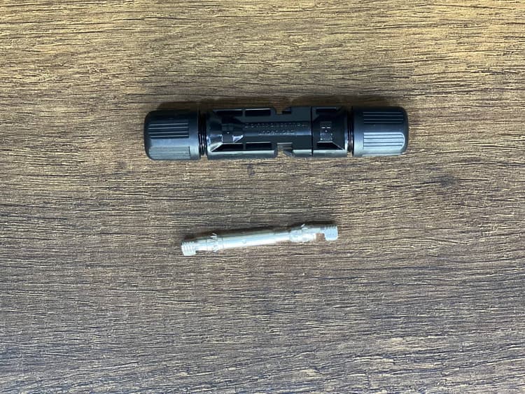 MC4 connectors