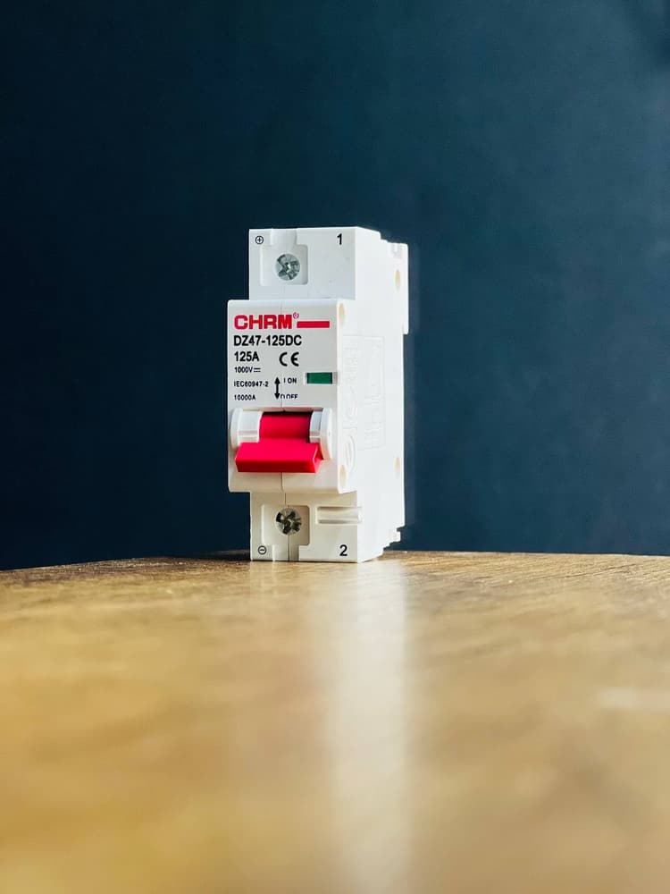 Single circuit breaker 125A